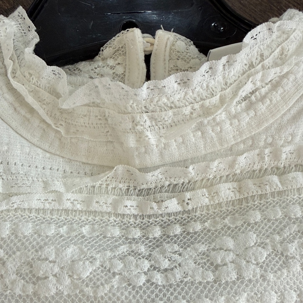 VILA White Textured Short Sleeve Blouse Medium - Picture 4 of 8
